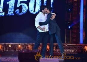 MEGA HUNGAMA 2016: Megastar Chiranjeevi Live Performance Photos at CineMAA Awards 2016 photo 4