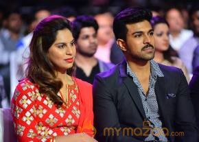 MEGA HUNGAMA 2016: Megastar Chiranjeevi Live Performance Photos at CineMAA Awards 2016 photo 21