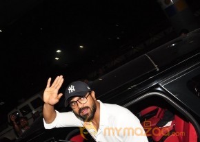 Ram Charan at Shamshabad Airport photo 10