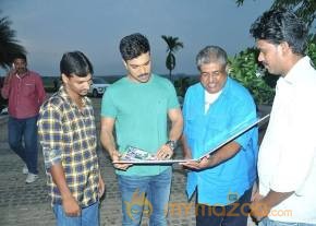 Ram Charan With Fans Latest Photos From The sets of 'Dhruva' photo 5