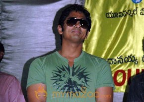 Siddharth Photogallery photo 14