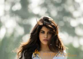  Aaditi Pohankar 