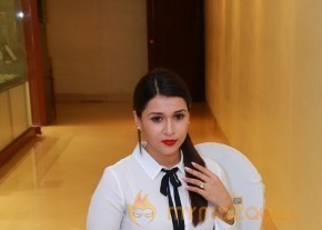 Actress Mannara Chopra New Photos photo 4