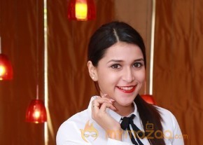 Actress Mannara Chopra New Photos photo 14