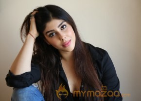 Aditi Singh Pics  photo 8
