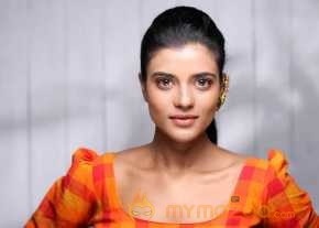Aishwarya Rajesh Portfolio Pics photo 2