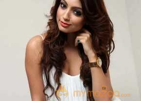 Akanksha Puri White Dress Pics photo 3