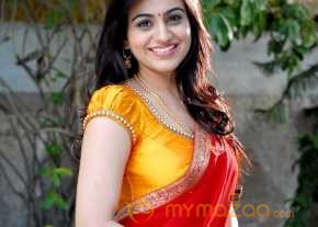  Aksha Pardasany  photo 19