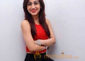 Aksha Pardasany photo 6