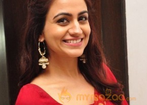 Aksha Pardasany Hot Gallery photo 11