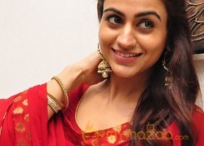 Aksha Pardasany Hot Gallery photo 20