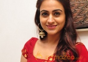 Aksha Pardasany Hot Gallery photo 21