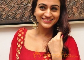 Aksha Pardasany Hot Gallery photo 2