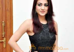 Aksha Pardasany New Pics