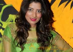 Aliya Khan Green Dress Pics photo 7