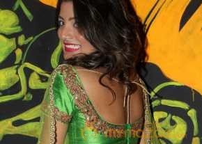 Aliya Khan Green Dress Pics photo 8