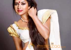 Amala Paul photo 7