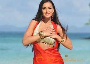 Amy Jackson photo 5