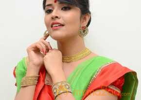  Anchor Anasuya Green Saree Photoshoot  photo 13