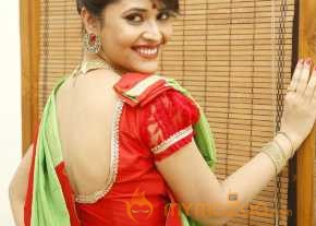  Anchor Anasuya Green Saree Photoshoot  photo 4