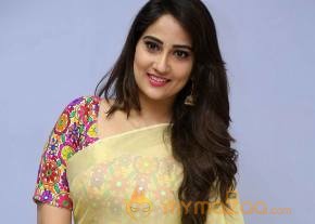 Anchor Manjusha Latest Photos in Saree photo 3
