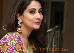 Anchor Manjusha Latest Photos in Saree photo 8
