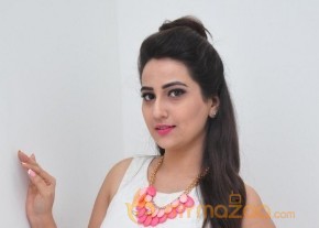 Anchor  Manjusha New Pics photo 4