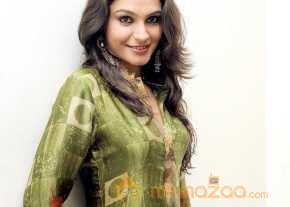  Andrea Jeremiah  photo 4