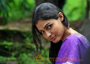  Andrea Jeremiah  photo 10