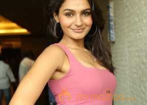 Andrea Jeremiah photo 5