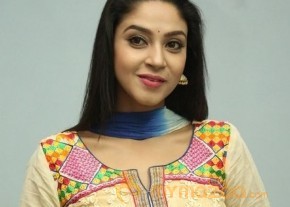 Angana Rai New Photoshoot Pics photo 9