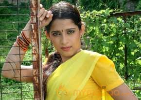 Anisha Khan photo 8