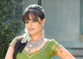 Anita Hassanadani Reddy photo 14