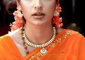 Anjala Zaveri photo 8