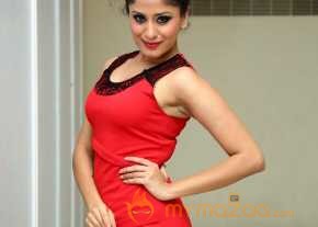 Anukriti Govind Sharma Photo Shoot Red Color Sleeveless Top photo 9