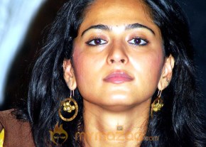 Anushka Stills photo 10