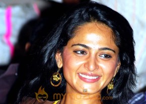 Anushka Stills photo 12