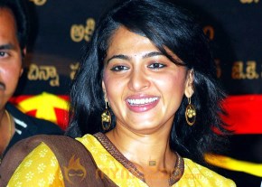 Anushka Stills photo 19