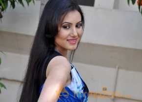 Anusmriti Sarkar Heroine Pics photo 3