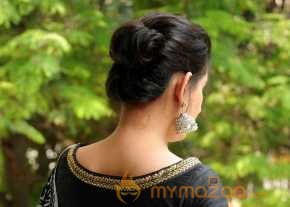 Archana Beautiful Black And White Saree Pics