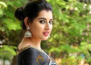Archana Beautiful Black And White Saree Pics photo 3