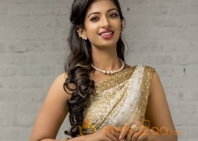 Archana Ravi Sexy Saree Show Pics photo 3