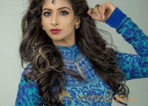 Archana Ravi Sexy Saree Show Pics photo 6