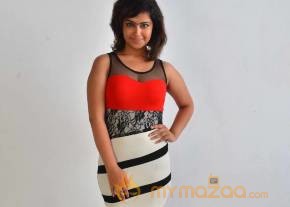 Avika Gor Modren Dress stills photo 4