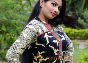 Bandook Movie Actress Bhanu Pics photo 2