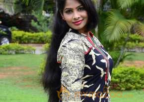 Bandook Movie Actress Bhanu Pics photo 6