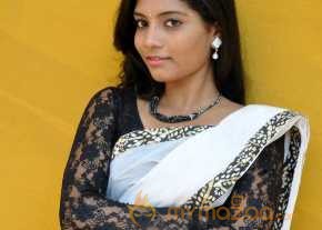 Bindu White Saree Pics photo 5