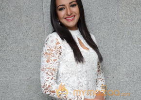 Catherine Tresa Stills photo 13