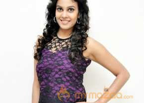 Chandini Tamilarasan Photoshoot At Chitram Bhalare Vichitram Trailer Launch photo 7