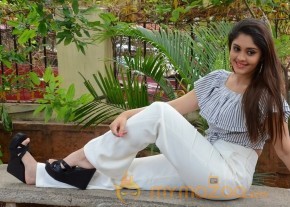 Cute Surabhi Latest White Dress photo 28